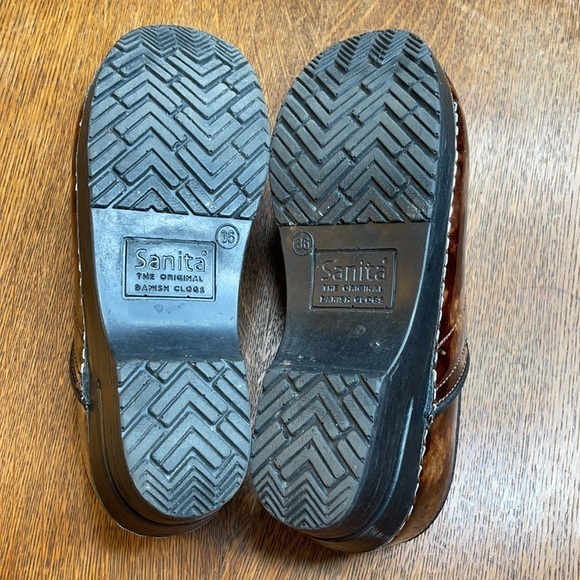 Sanita Patent Leather Brown and Tan Clogs Size 36 - Picture 7 of 9